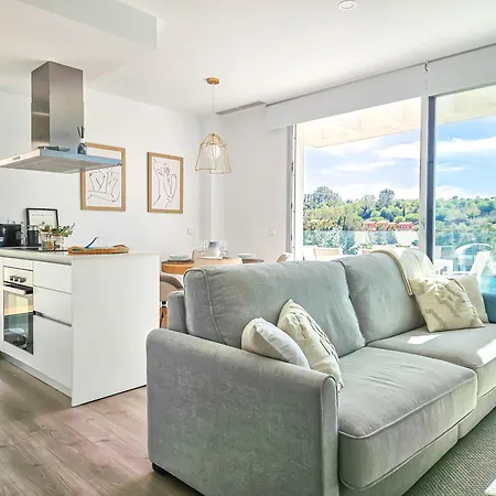 2 Bedroom Penthouse In Serenity Collection In アパート エステポナ