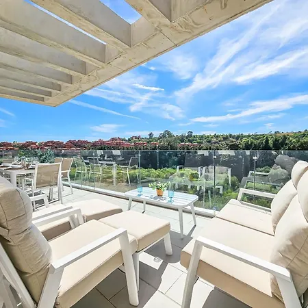 2 Bedroom Penthouse In Serenity Collection In アパート